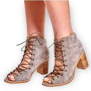 Jeffrey Campbell Cors lace up heel